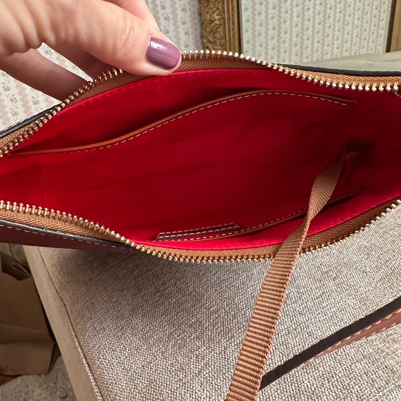 Dooney and bourke shoulder bag - Picture 4 of 4